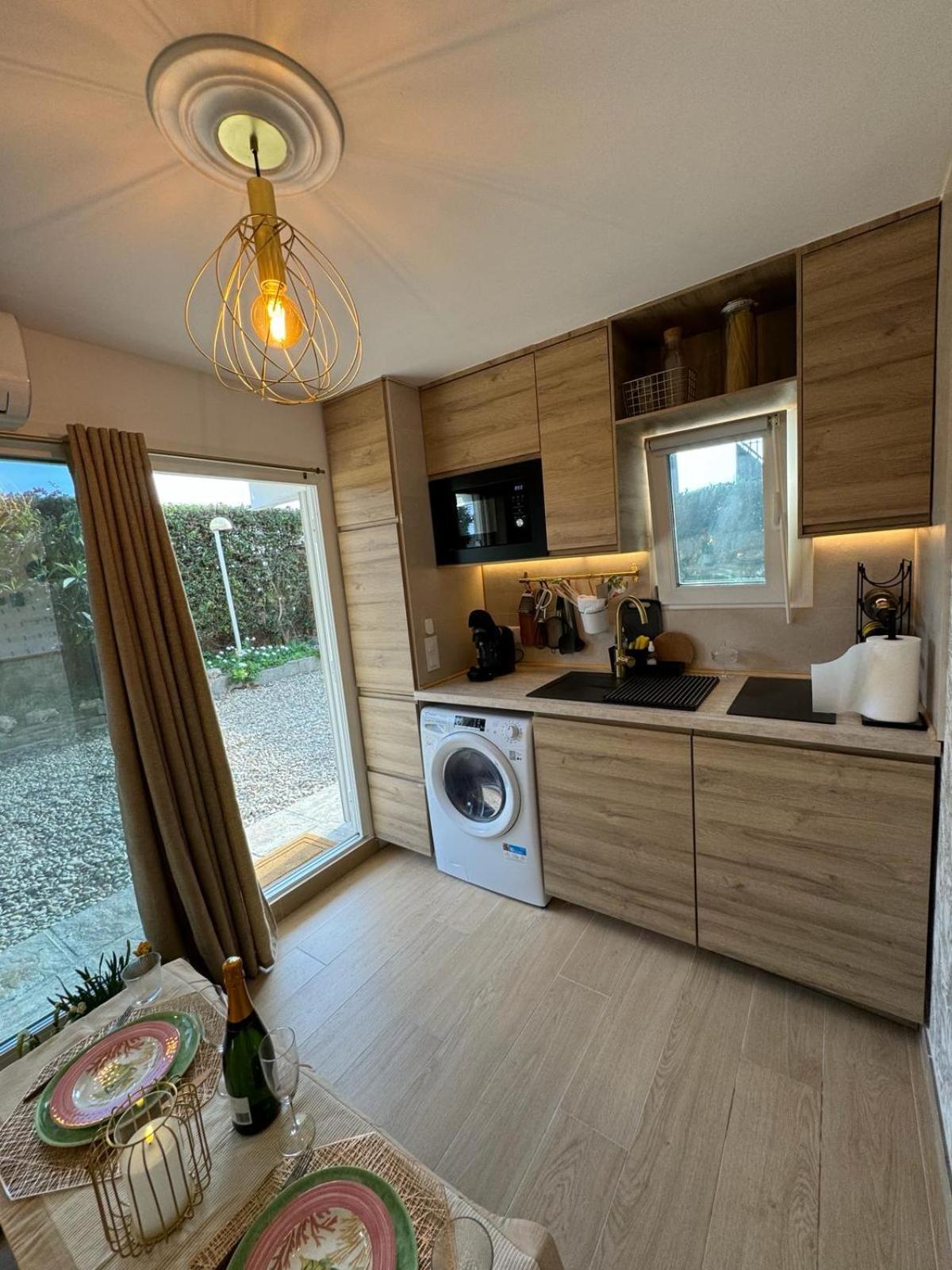 The Mini Apartment Castelldefels Bagian luar foto